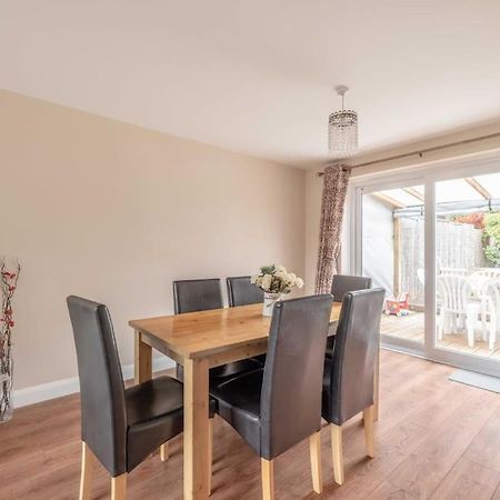 3-Bed Family Home With Parking & Large Garden Windsor Exteriér fotografie