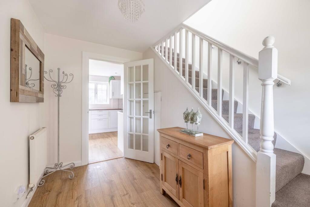 3-Bed Family Home With Parking & Large Garden Windsor Exteriér fotografie